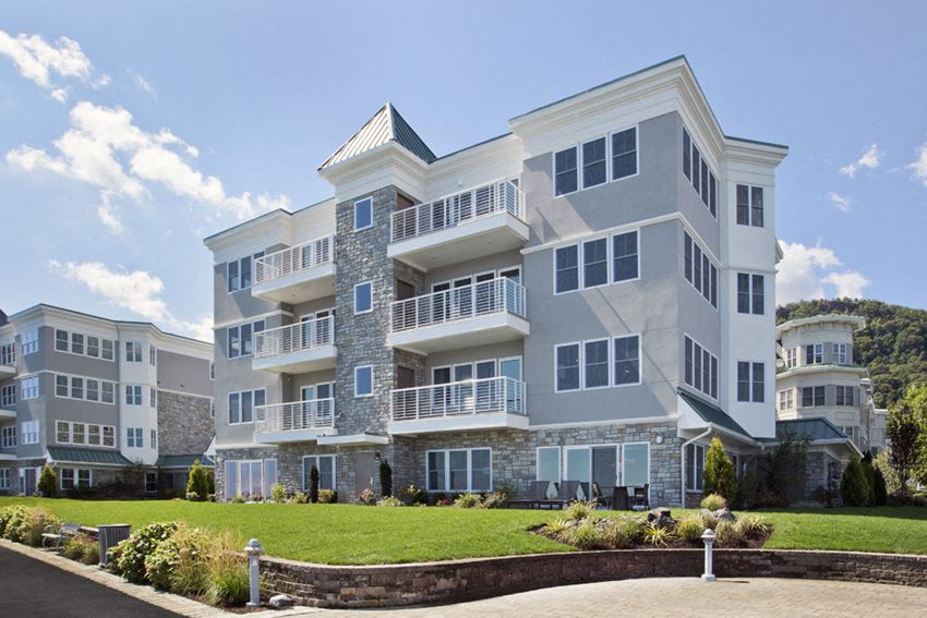 The Waterfront At Harbors Apartments, 1100 Riverfront Lane, Haverstraw